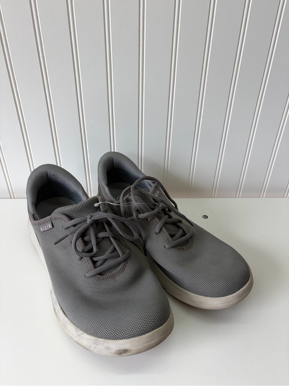 Kizik Men’s Gray Lace-Up Comfort Sneakers